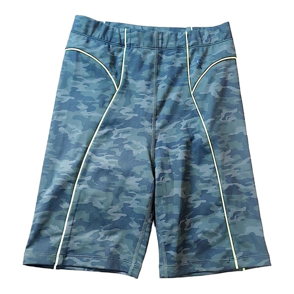 Good American Electric Feel Camo Bike Shorts size 4 / XL - Picture 2 of 8